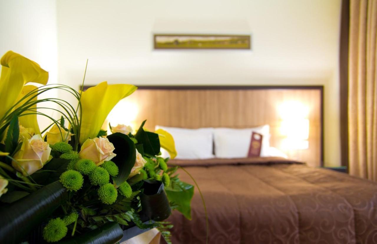 Park-Hotel Kidev Chubynske Стая снимка