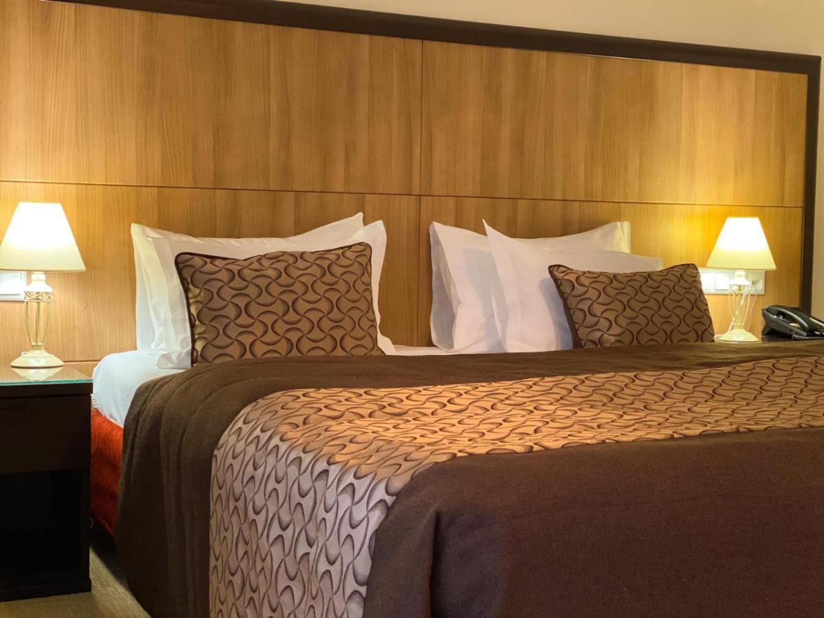 Park-Hotel Kidev Chubynske Екстериор снимка