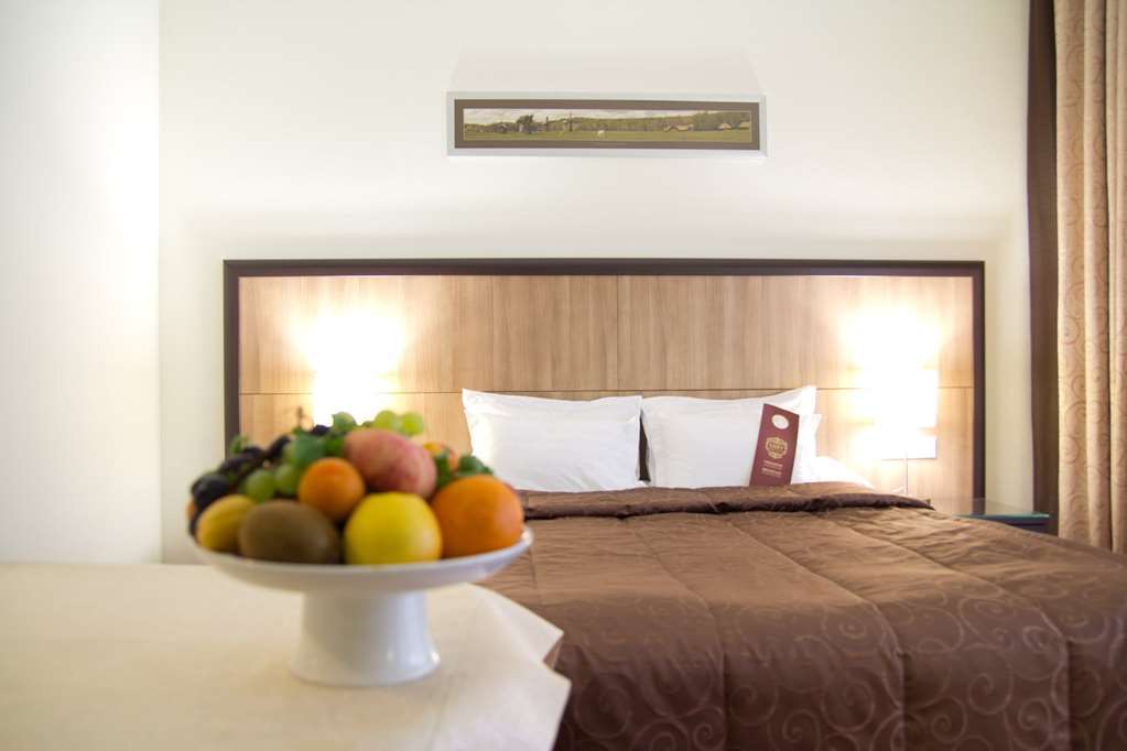 Park-Hotel Kidev Chubynske Стая снимка