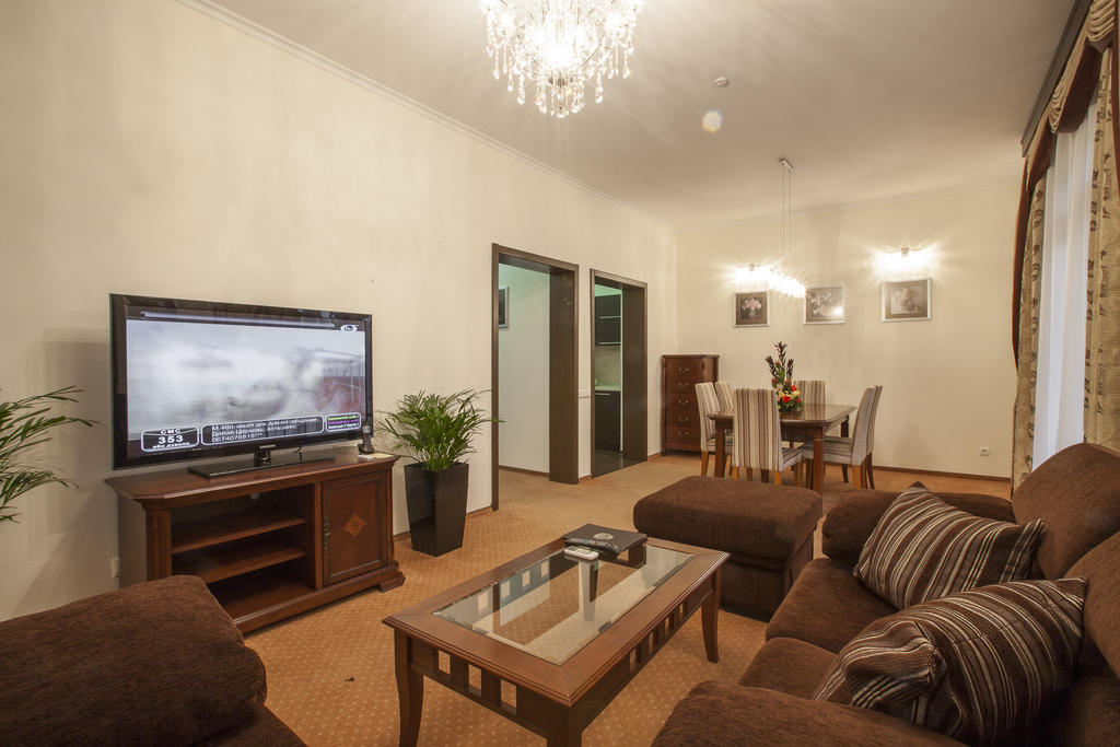 Park-Hotel Kidev Chubynske Екстериор снимка